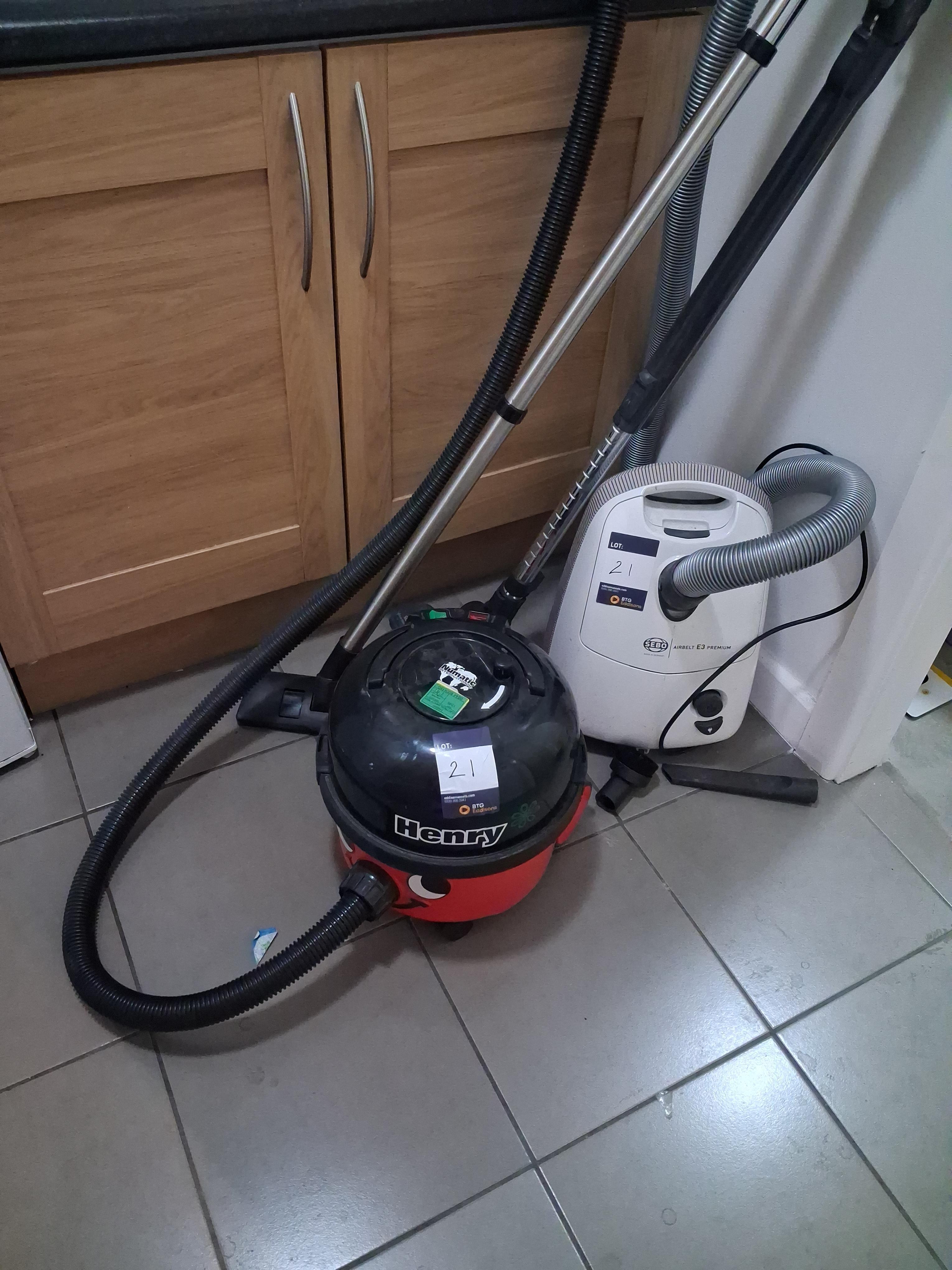 2x Vacuum Cleaners and a Fridge - photo 1