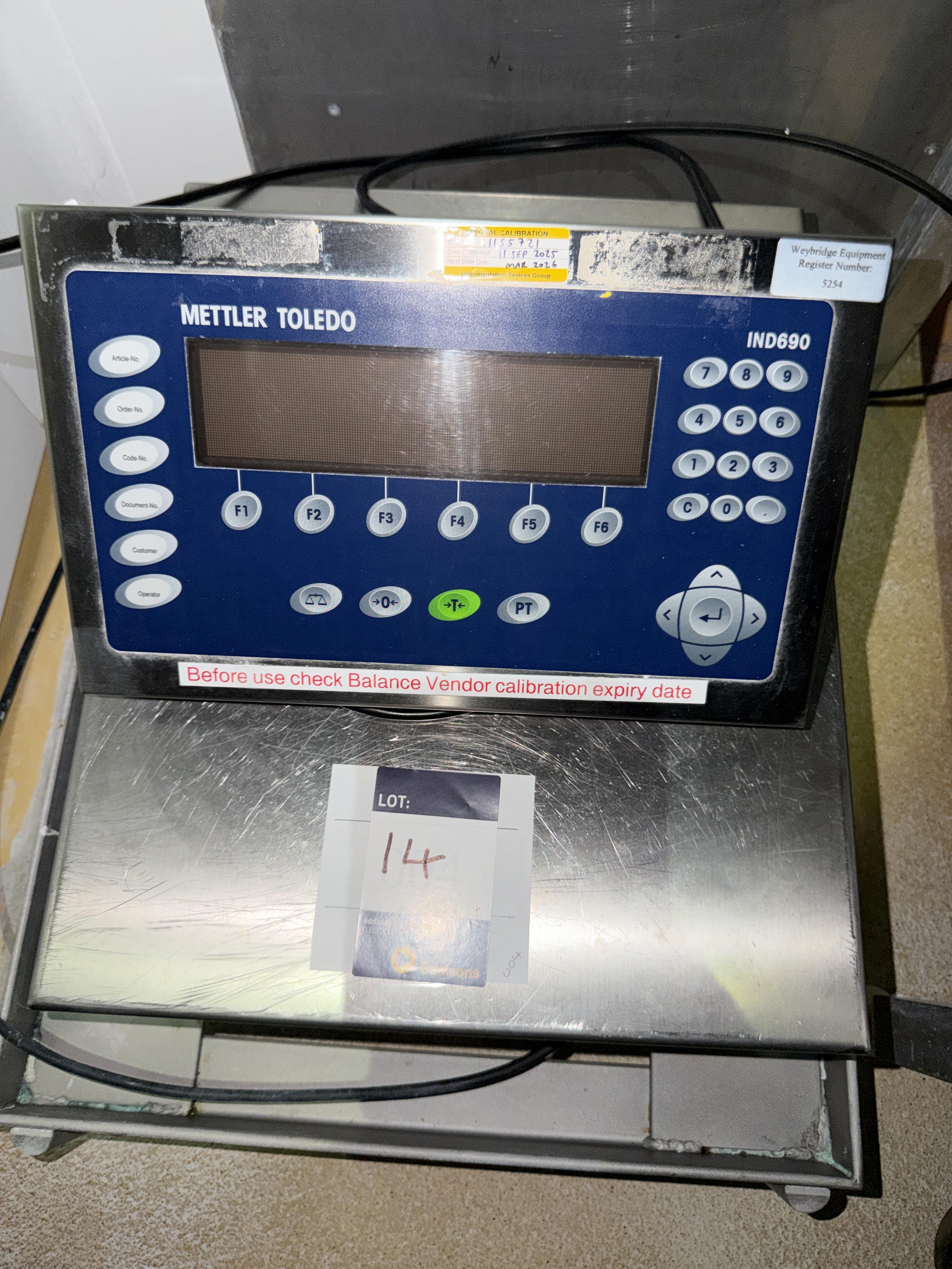 Mettler Toledo Scales. Model IND690 Desk. SN 3268715. YOM 2011. Scale 80 x 60. This lot is Buyer to - photo 1