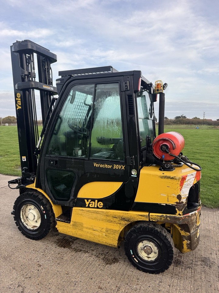 2018 Yale 3 Tonne Gas forklift truck Year 2018 Full Cab, 12887 Hours - photo 1