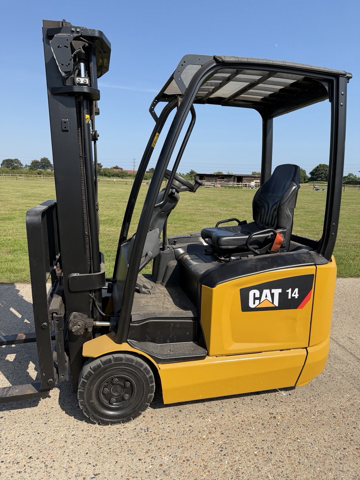 Caterpillar CAT EP14ANT 1.4 Tonne Electric Forklift, 3768 Hours, 2019, Side Shift - photo 1