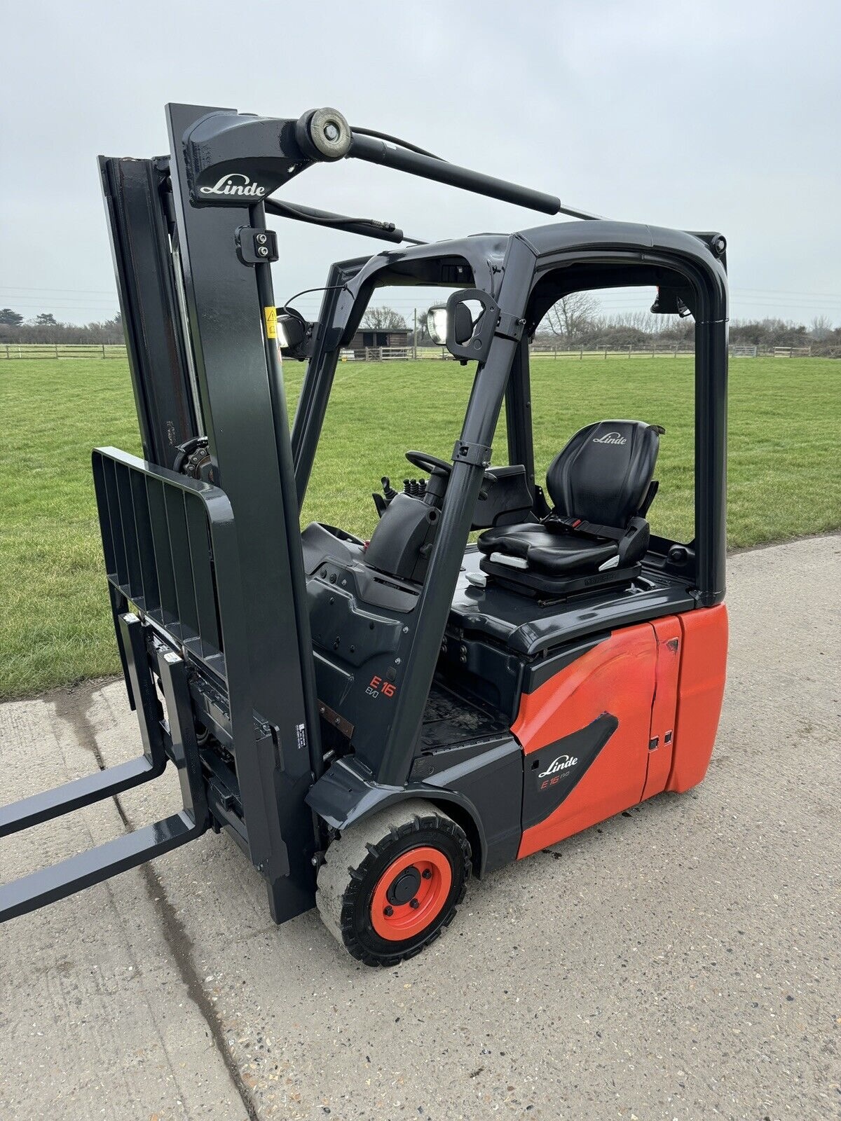 2018 Linde 1.6 Tonne Electric Forklift Container Spec 1.6 tonne maximum capacity 5680 Hours - photo 1