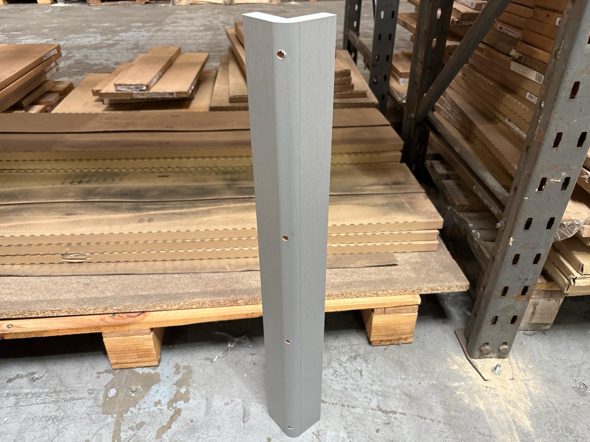 Job Lot of 35 x Grey Floor L-Shaped Corner Post 700mm - 60071908 - photo 1