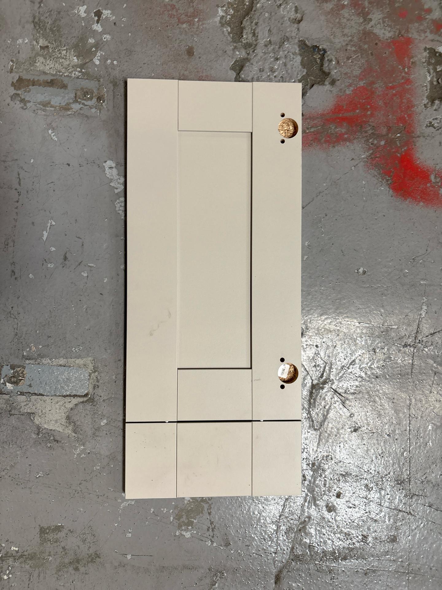 Job Lot of 25 x Pebble L-Shaped Corner Front Door 700mm - 21381410 - photo 1