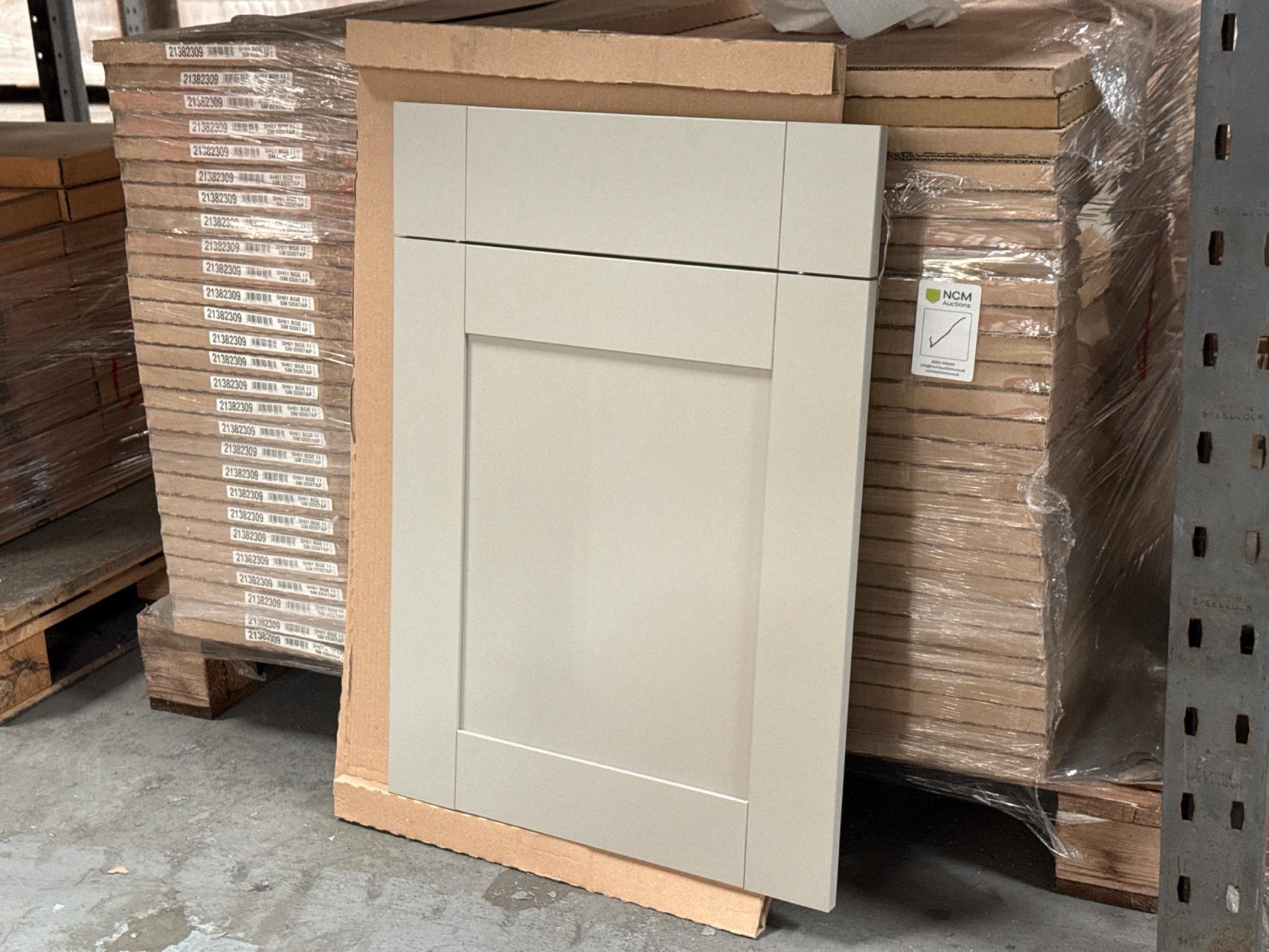Job Lot of 24 x Pebble Kitchen Cabinet Front Door 500mm x 700mm - 21382309 - photo 1