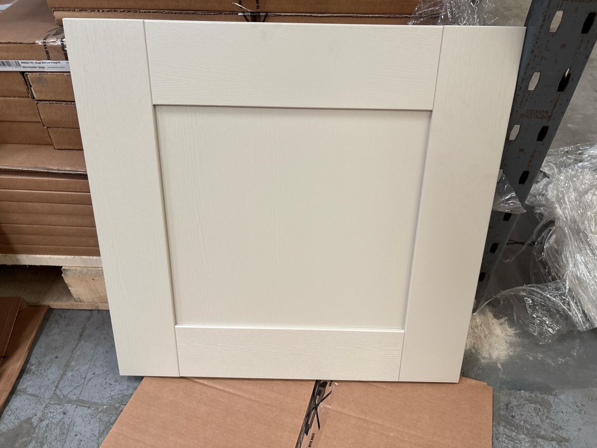 Job Lot of 23 x Sage Green Kitchen Cabinet Front Door 600mm x 572mm - 60434405 - photo 1