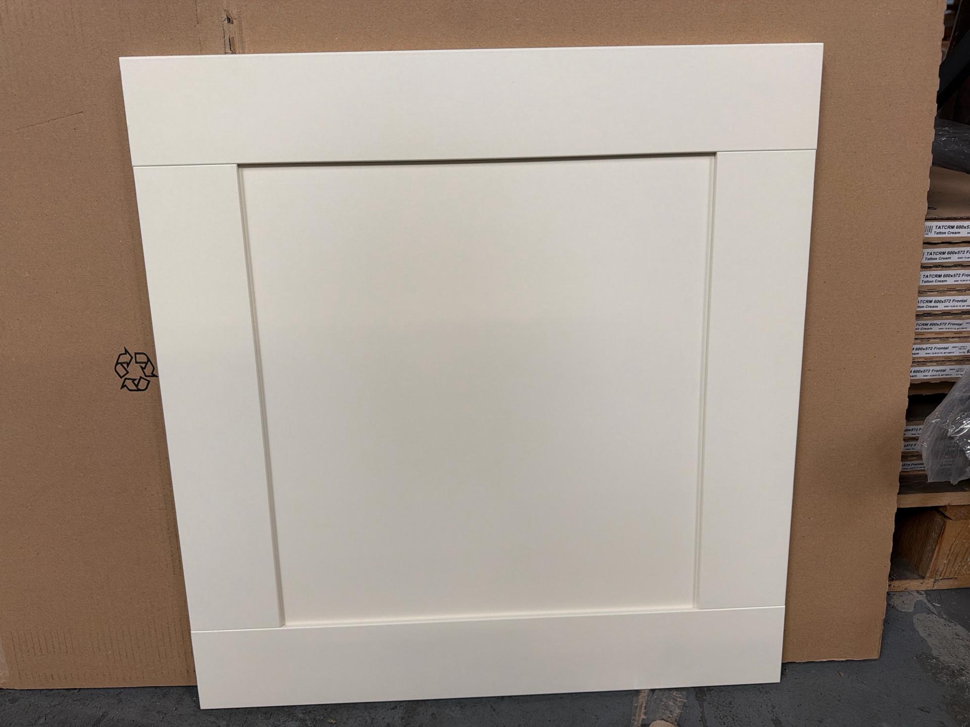 Job Lot of 71 x Cream Kitchen Cabinet Front Door 600mm x 572mm - 62629405 - photo 1