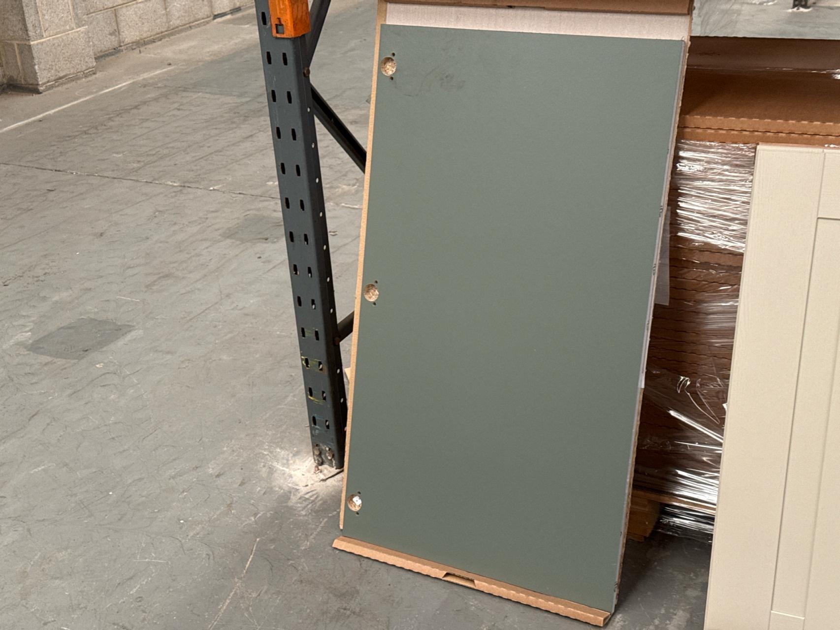 Job Lot of 33 x Laurel Green Kitchen Cabinet Front Door 600mm x 1052mm - 43374804 - photo 1