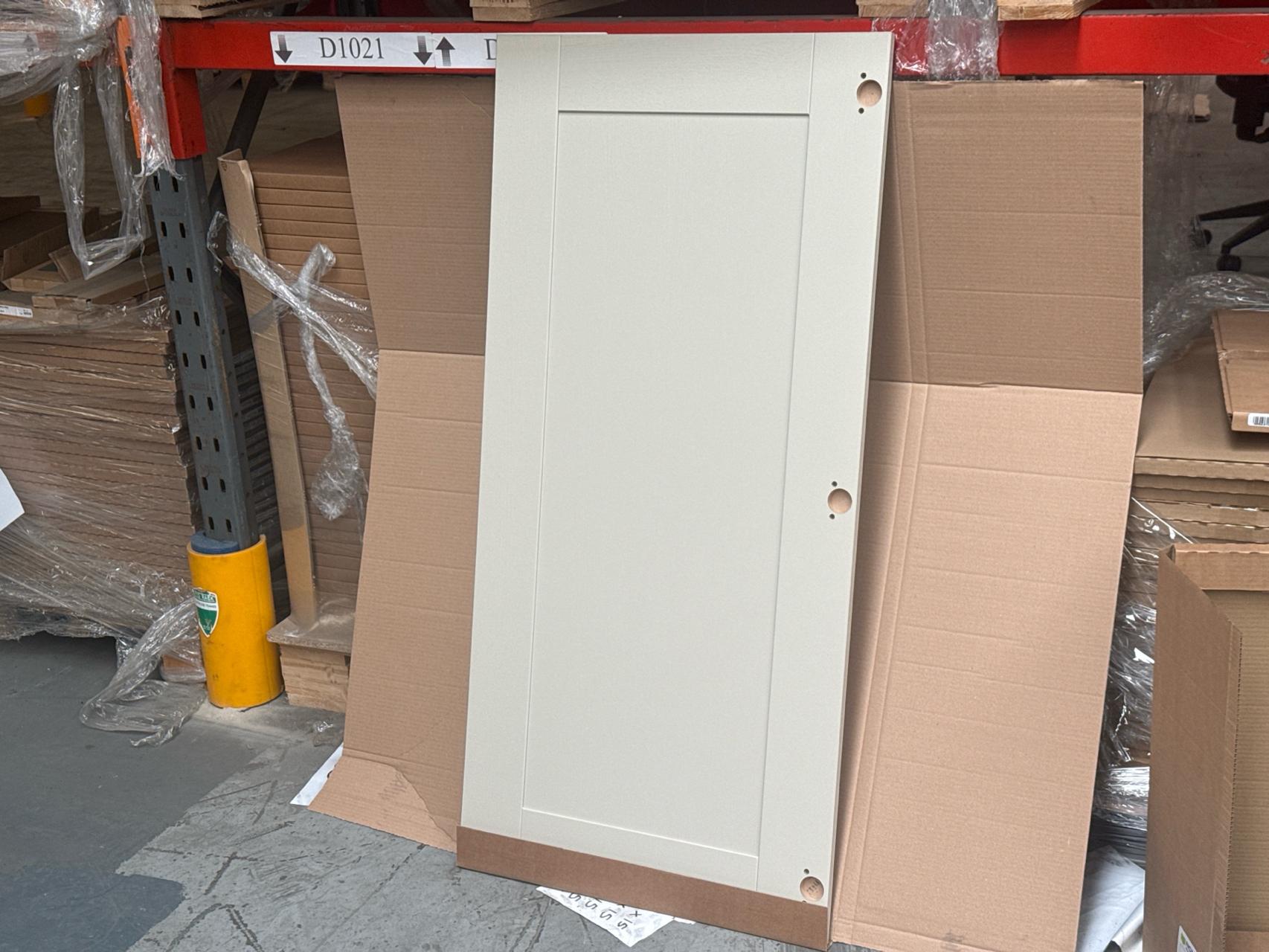 Job Lot of 18 x Sage Green Kitchen Cabinet Front Door 600mm x 1244mm - 60437407 - photo 1