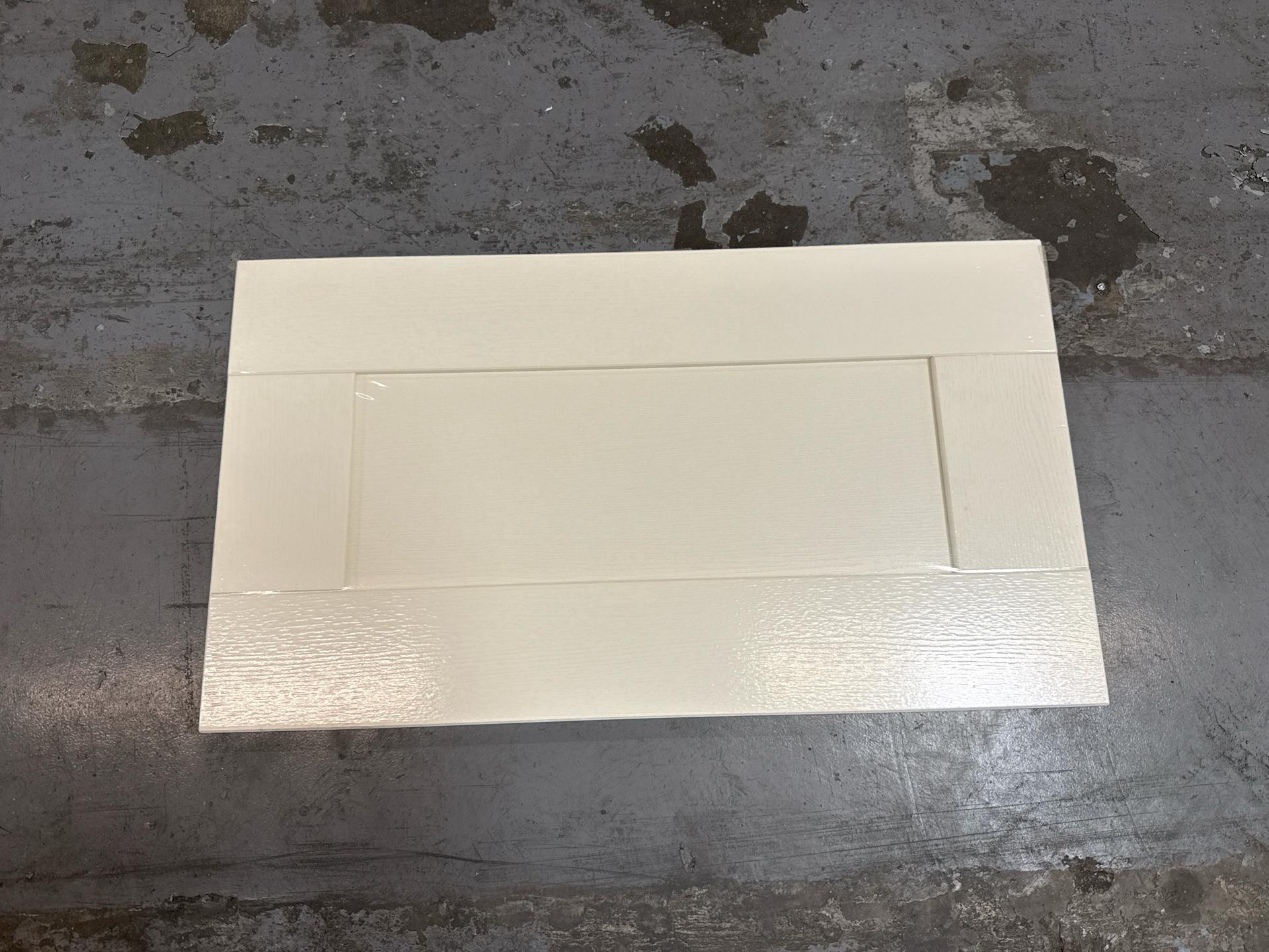 Job Lot of 40 x Cream Kitchen Cabinet Front Door 400mm x 700mm - 62669400 - photo 1