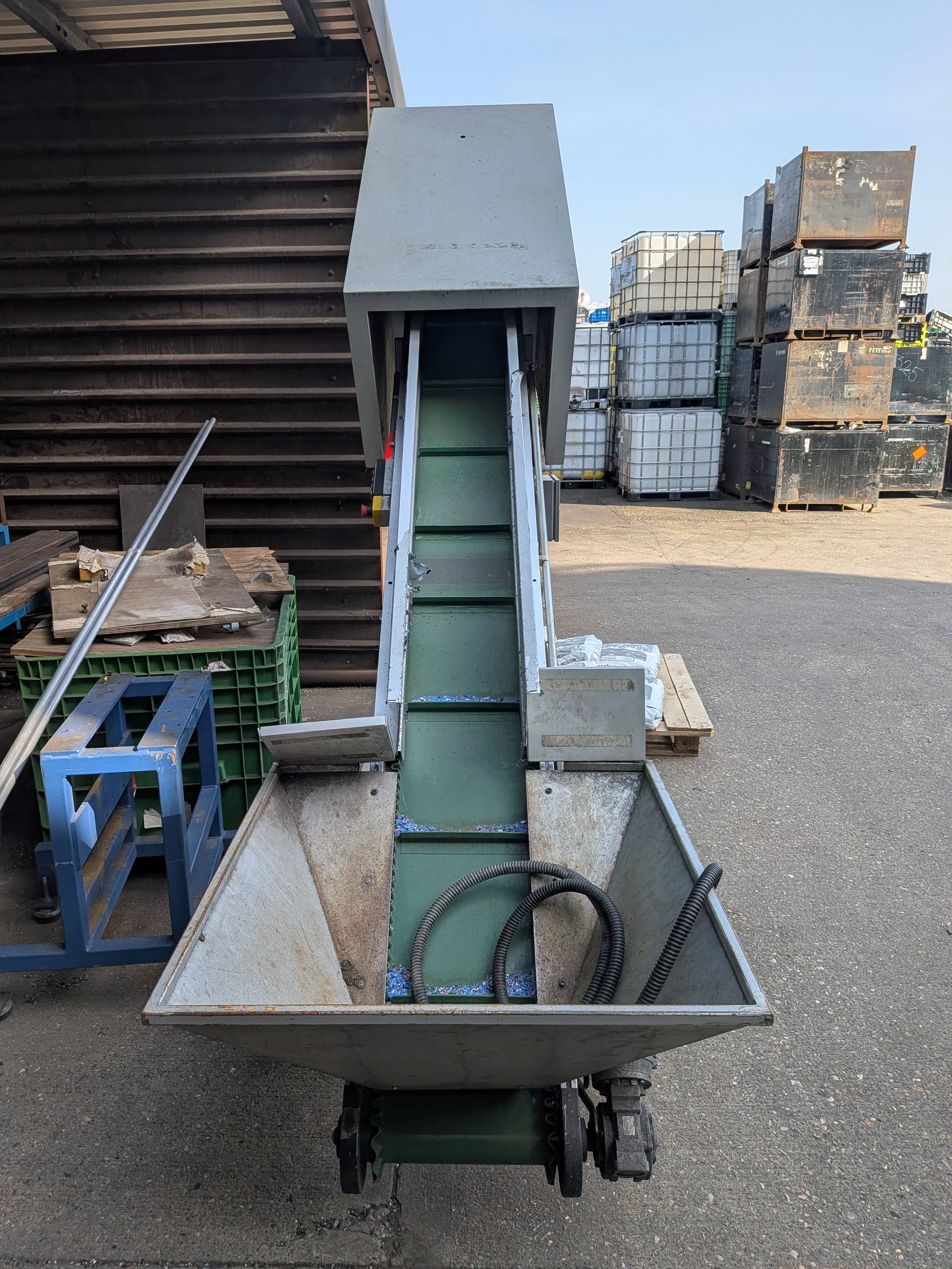 Inclined Belt Conveyor with Integral Metal Detector - photo 1