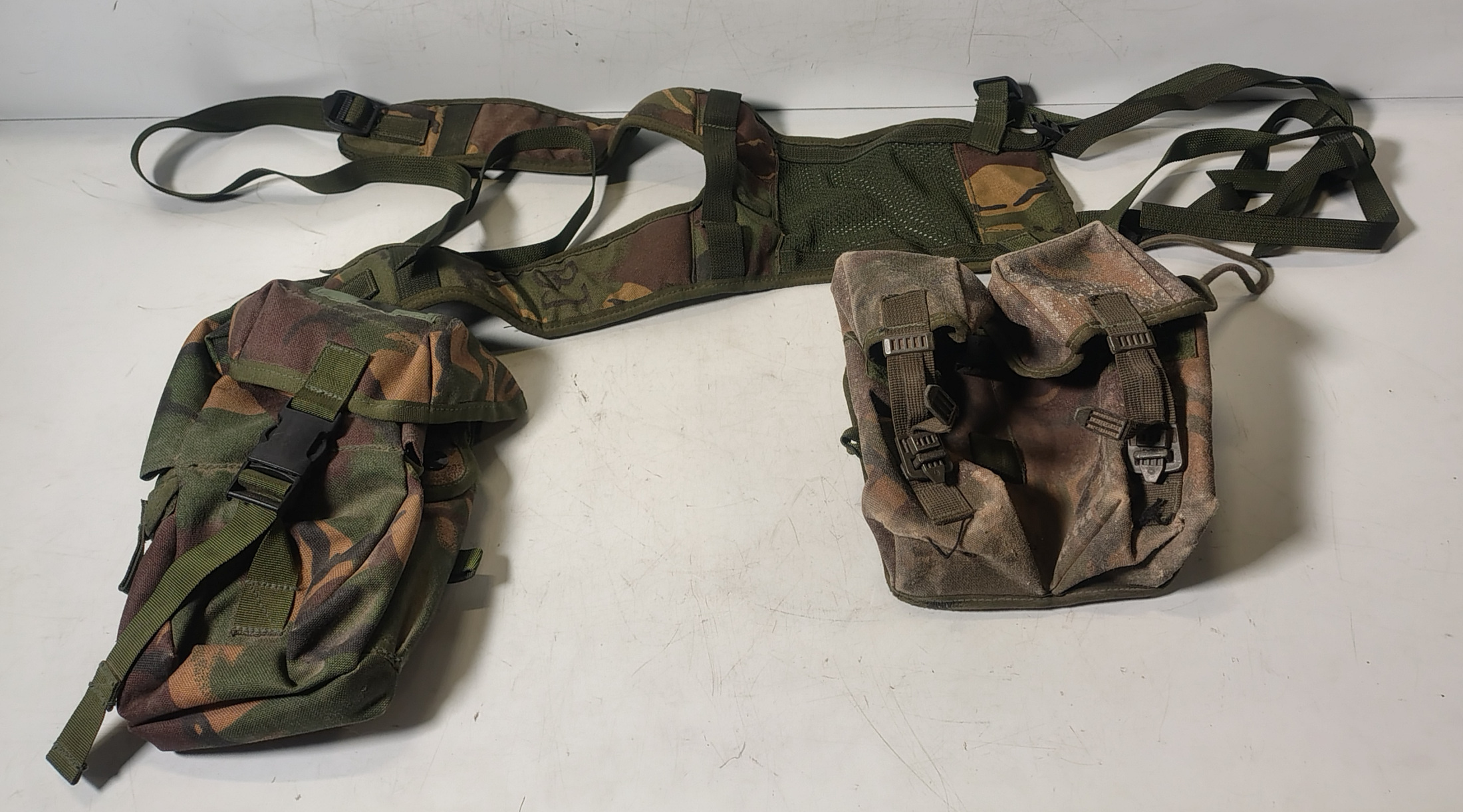 Various types of ex-military DPM accessories - 146kg – may require repair / be incomplete - photo 1