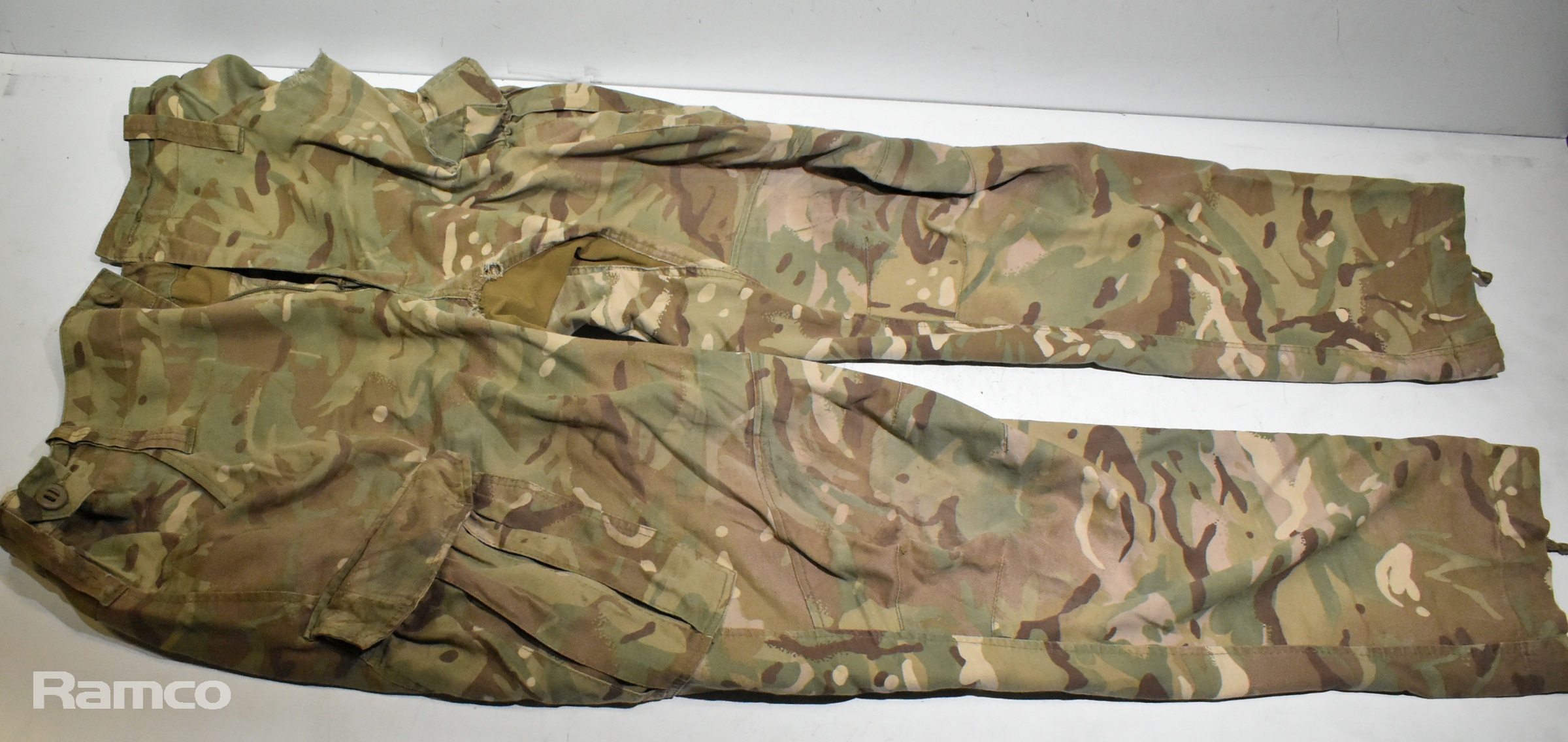 Various types of ex-military camo clothing - may include accessories - 221kg – may require repair - photo 1