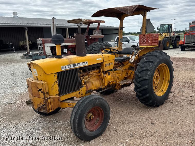 1975 John Deere 401-B Tractor