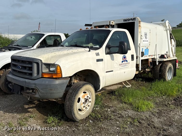 2000 Ford F450 Super Duty XL Refuse Truck