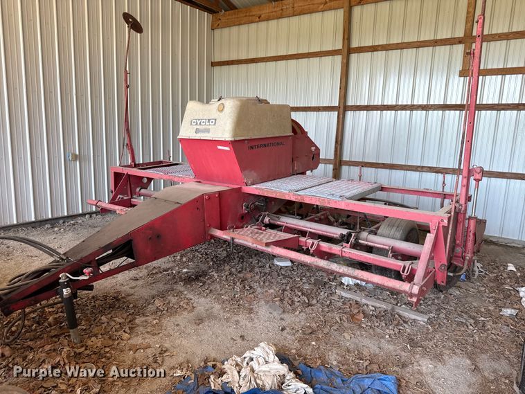 International 400 Cyclo Air Planter