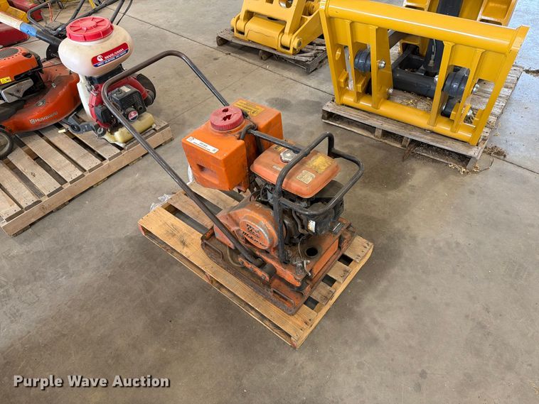 Mikasa MVC-90L Plate Compactor