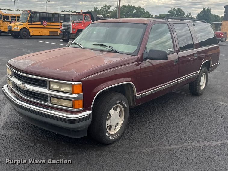 1999 Chevrolet Suburban  SUV