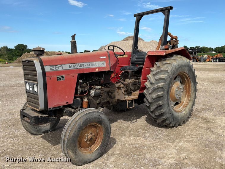 1996 Massey Ferguson MF261 Tractor