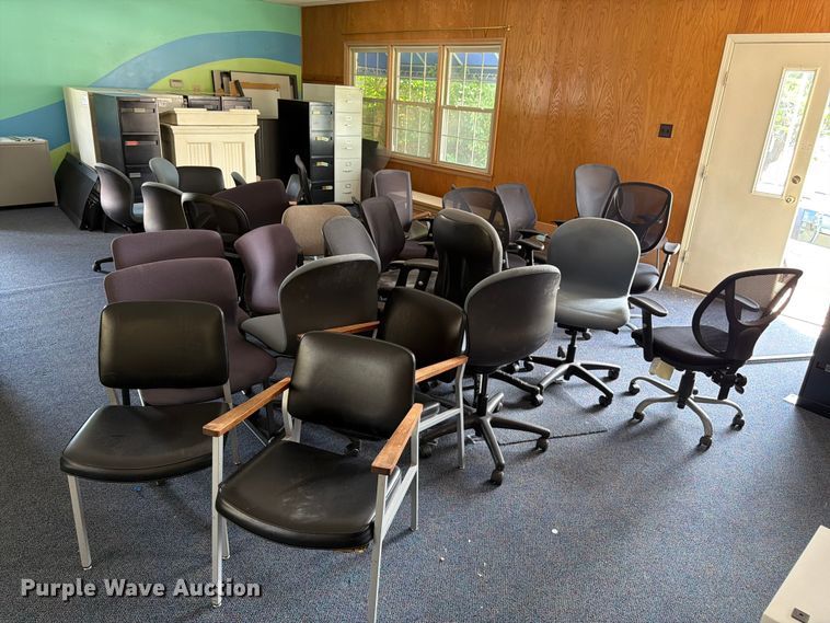(31) Office Chairs