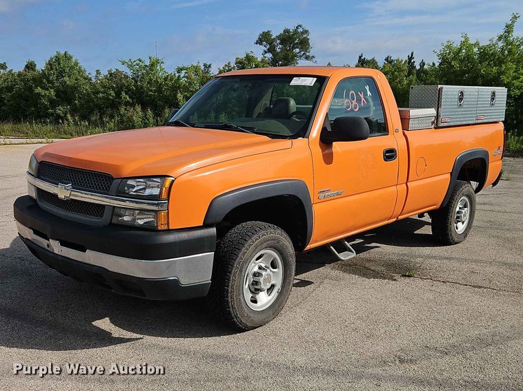 2004 Chevrolet Silverado 2500HD Pickup Truck
