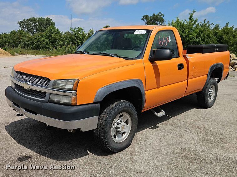 2004 Chevrolet Silverado 2500HD Pickup Truck