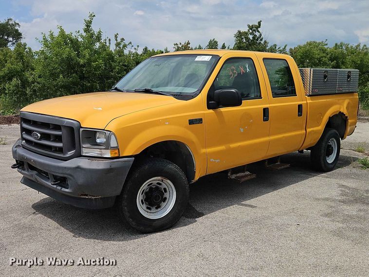 2003 Ford F250 Super Duty Crew Cab Pickup Truck