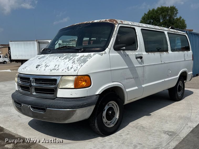 2002 Dodge Ram Wagon B2500 Van
