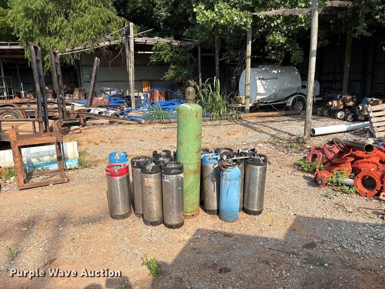 (17) Gas Tanks
