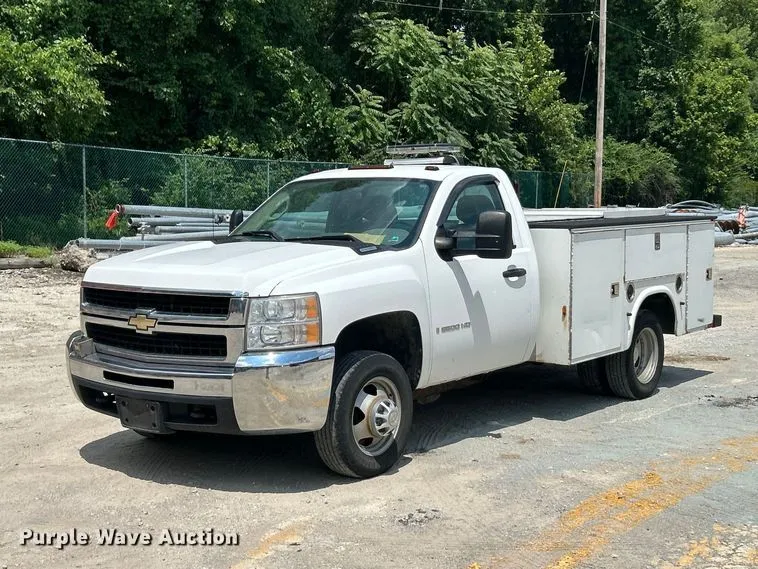 2008 Chevrolet Silverado 3500HD Utility Bed Pickup Truck