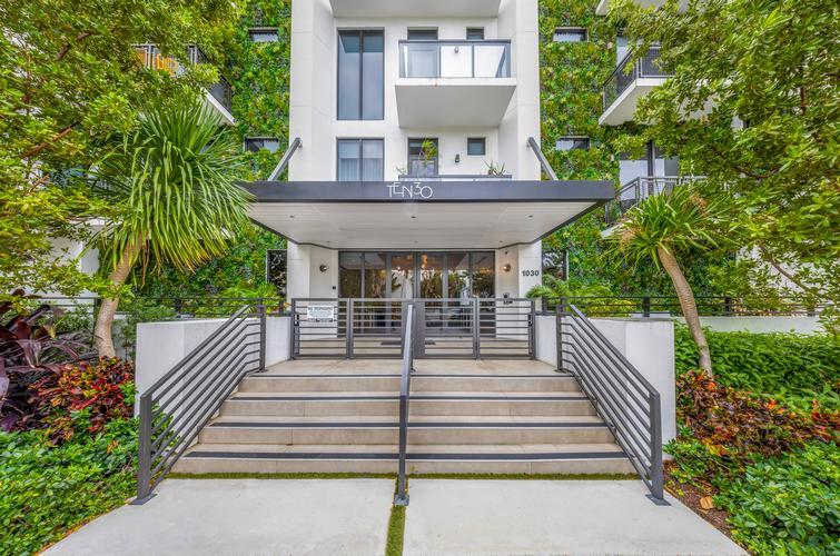 1030 15th St #306, Miami Beach, FL