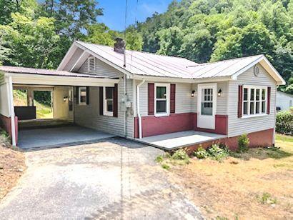 412 HIGHWAY 3409, MC ROBERTS, KY