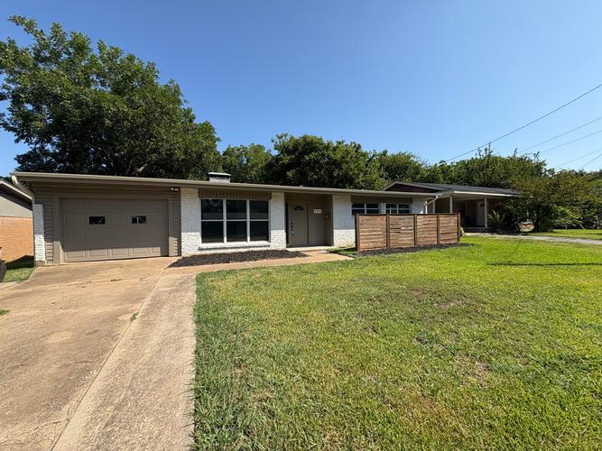 425 W LAMBERTH RD, Sherman, TX