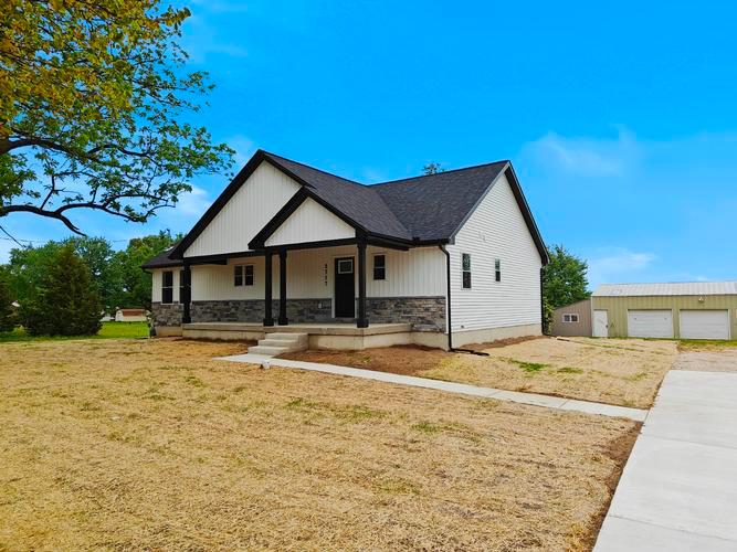 2717 KERLIKOWSKE RD, BENTON HARBOR, MI