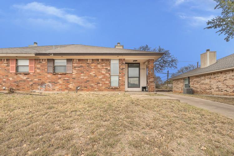 5709 Ranchogrande Dr, Arlington, TX