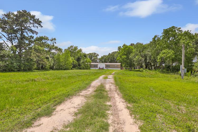 1387 Fm 1406, Winnie, TX