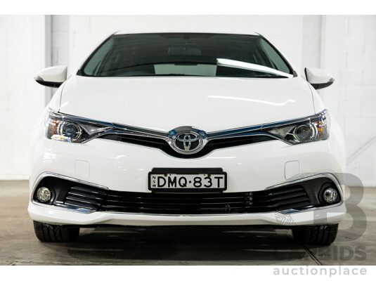 03/2017 Toyota Corolla Ascent ZRE182R MY17 5d Hatchback White 1.8L - photo 1