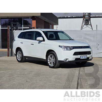 11/2012 Mitsubishi Outlander Aspire (4x4) ZJ 4d Wagon White Turbo Diesel 2.3L