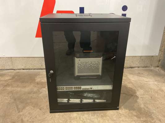 HP ProLiant Microserver Gen 8 & JE008A Ethernet Switch 240V in Server Cabinet - photo 1