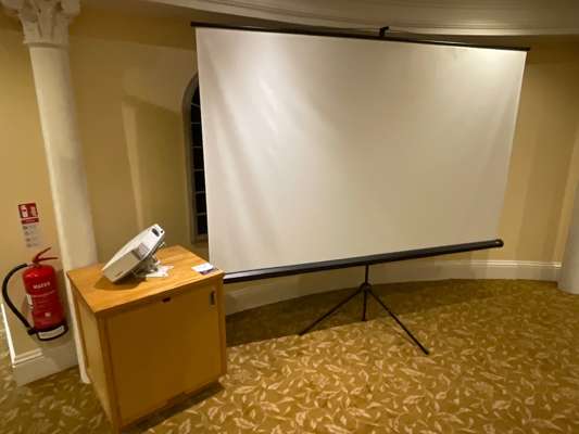 NEC M350X HDMI Projector 240V, Pull Up Screen & Veneered Cabinet - photo 1