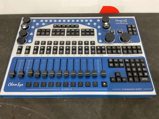 ChamSys MagicQ MaxiWing Control Desk 240V in Flight Case