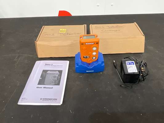 Crowcon Tetra 3 Personal Multigas Monitor & Charger - photo 1