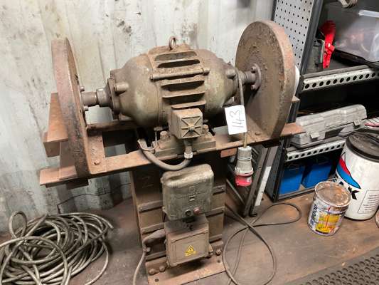 Double Ended Pedestal Grinder 415V - photo 1