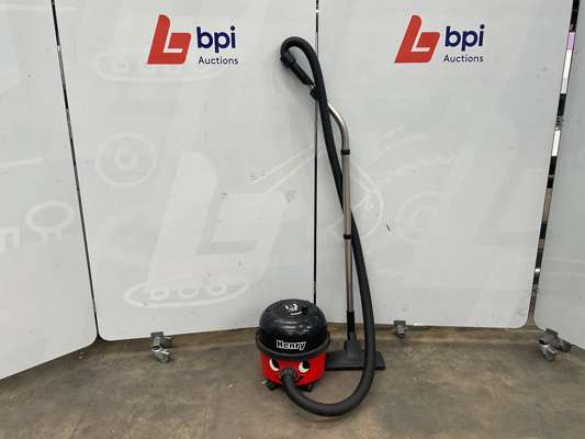 Numatic Henry 620W Vacuum Cleaner 240V