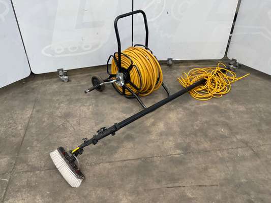 Window Cleaning Hose Reel & Gardiner 7 Section Telescopic Window Cleaning Brush