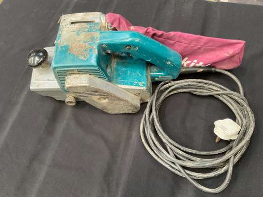 Makita 230v Belt Sander - photo 1