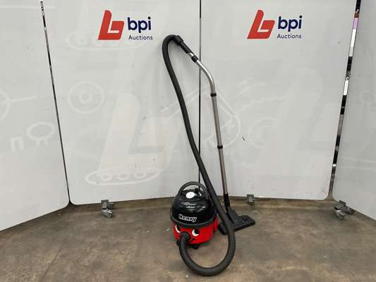 Numatic Henry 620W Vacuum Cleaner 240V
