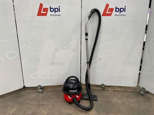 Numatic Henry 620W Vacuum Cleaner 240V