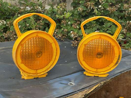 Quantity Of Nissen ConiLamp Yellow Safety Lights as Lotted - photo 1