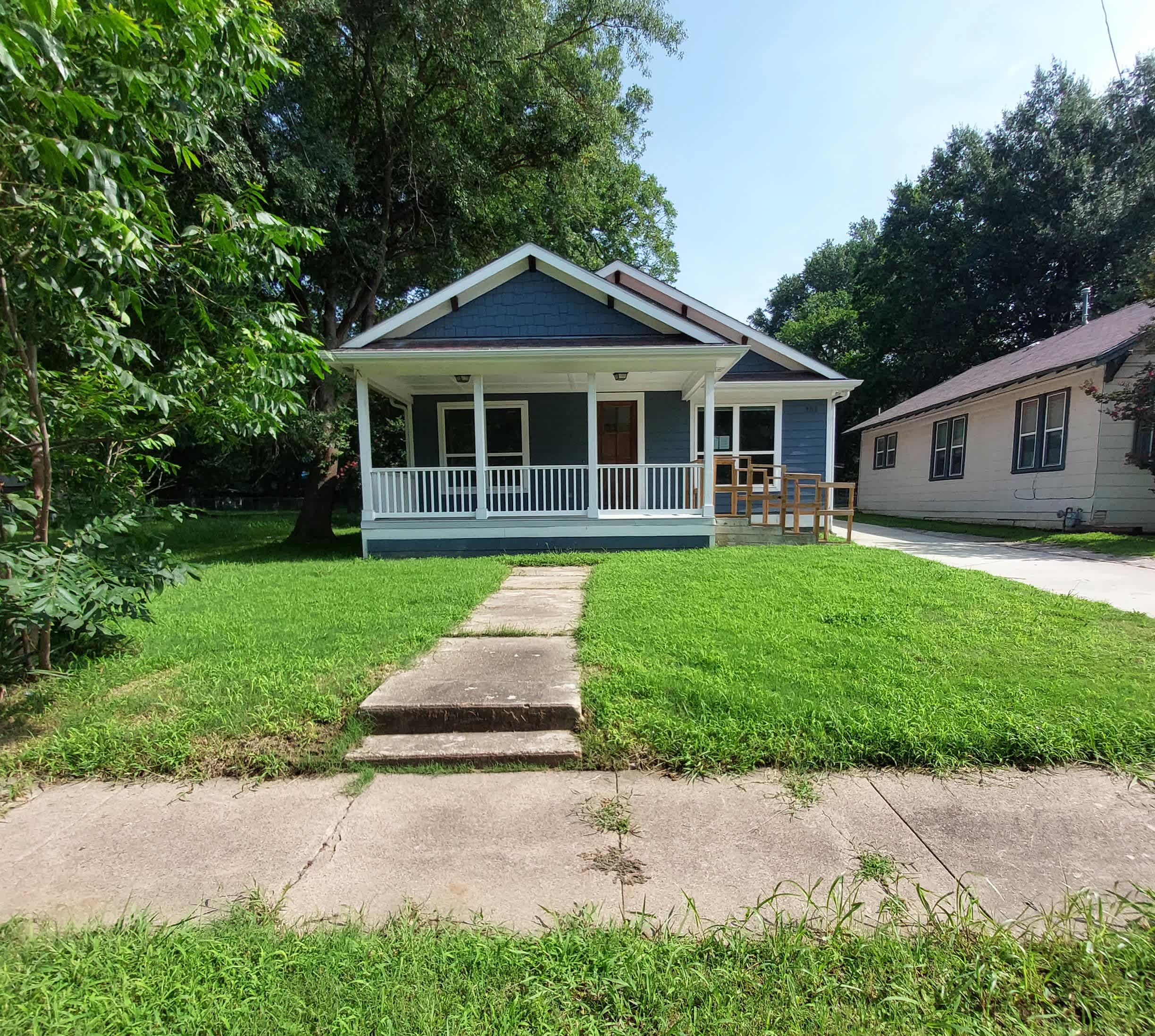 HUD Home — 701 E Washington, Paris, TX 75460