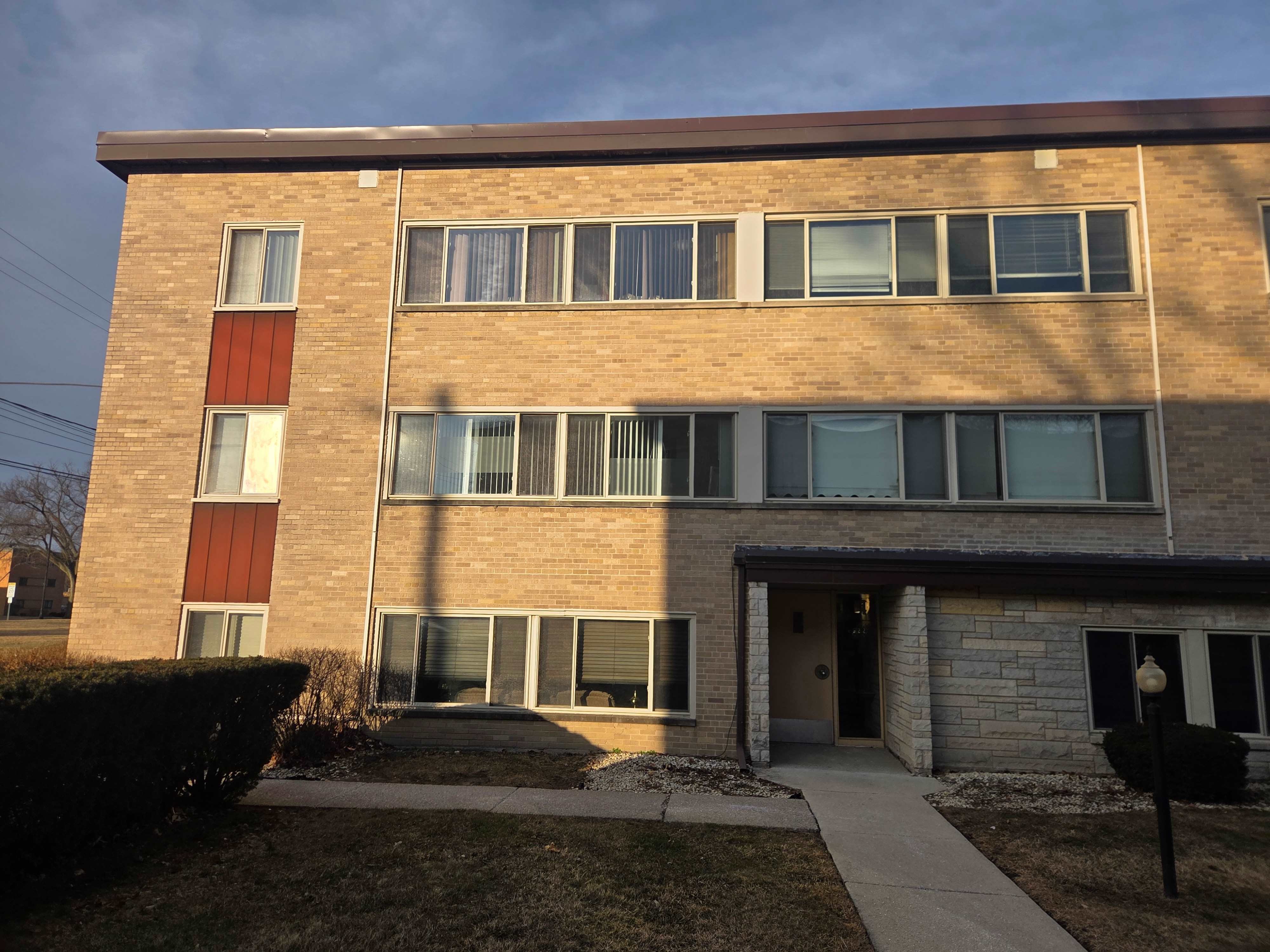 HUD Home β 2622 Central Dr 2n, Flossmoor, IL 60422